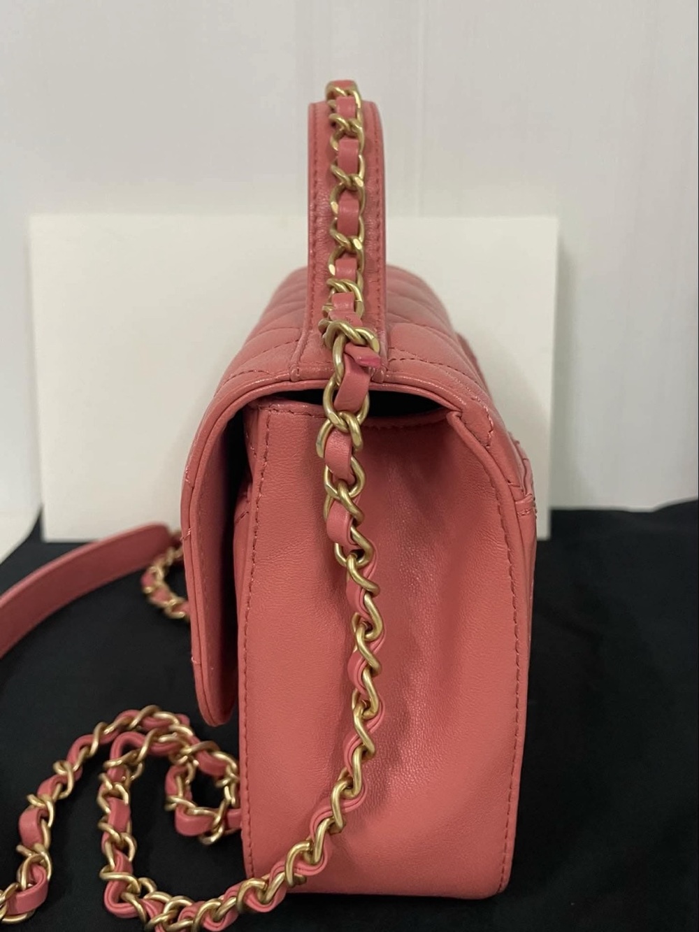 Chanel Rose Quilted Lambskin Chain Infinity Shoulder Bag - Picture 4 of 12